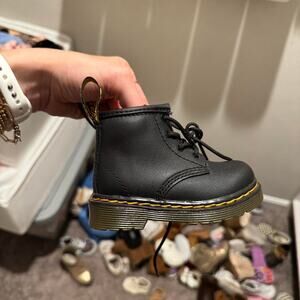 Baby dr martens euc